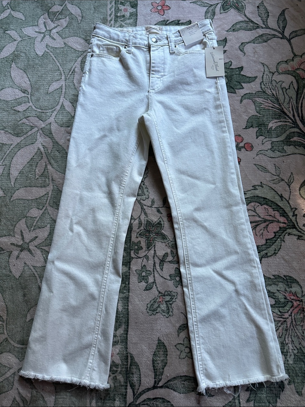 Universal Thread White High Rise Boot Cut Kick Flare Jeans Raw Hem New with Tags